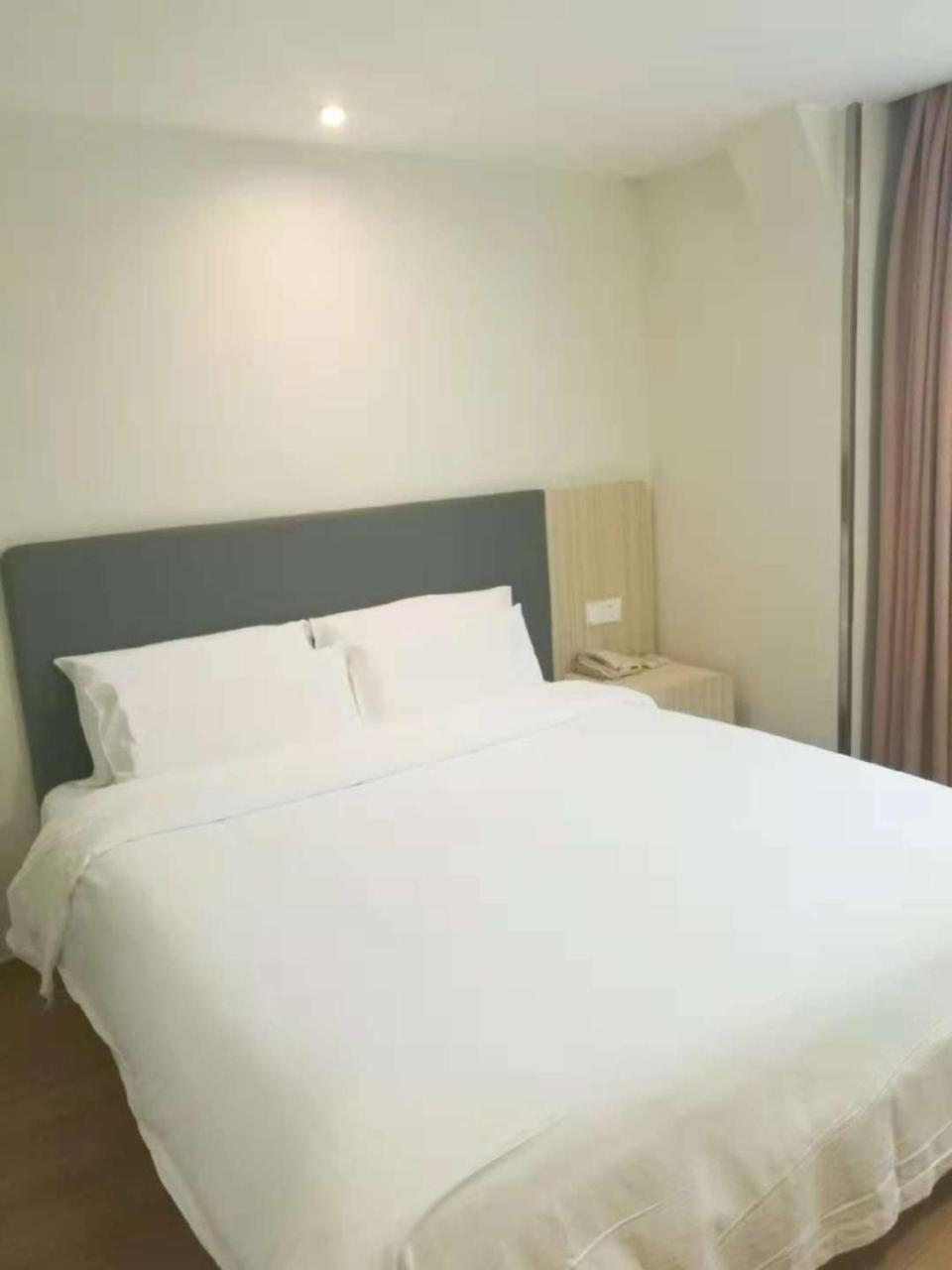 Hanting Hotel Shanghai Hongkou Football Stadium Exteriör bild